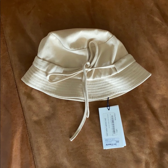 Jacquemus Accessories | Nwt Jacquemus Beige Le Bob Gadjo Bucket Hat